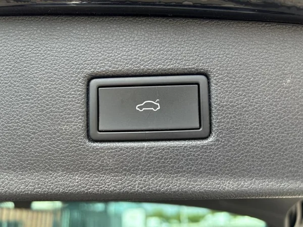 VOLKSWAGEN Tiguan (2022) — foto 7 van 32