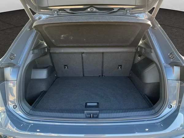 VOLKSWAGEN Tiguan (2026) — foto 19 van 22