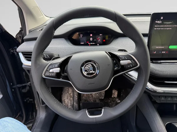 SKODA Enyaq Coupé (2025) — foto 13 van 15