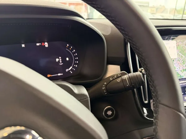 Volvo XC40 (2025) — foto 13 van 22