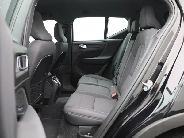 Volvo XC40 (2023) — foto 4 van 45