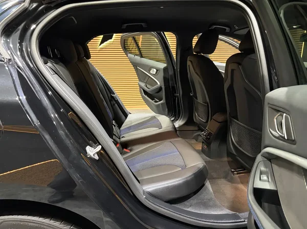 Bmw 118 (2022) — foto 14 van 27