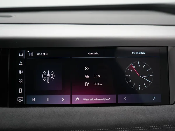 AUDI Q6 e-tron (2025) — foto 16 van 40