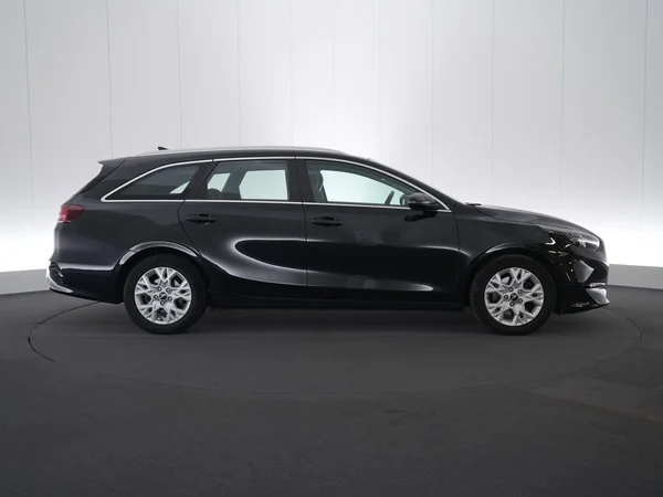 Kia cee'd (2024) — foto 19 van 22