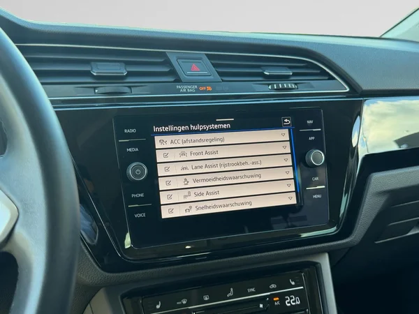 VOLKSWAGEN Touran (2025) — foto 13 van 24