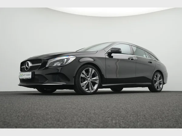 MERCEDES-BENZ CLA 180 (2019) — foto 15 van 22