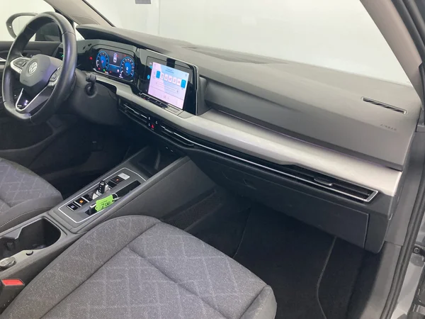 VOLKSWAGEN Golf VIII SW (2022) — foto 8 van 36