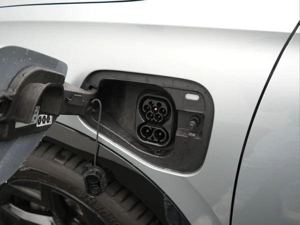 VOLKSWAGEN Tiguan eHybrid (PHEV) (2025) — foto 4 van 41
