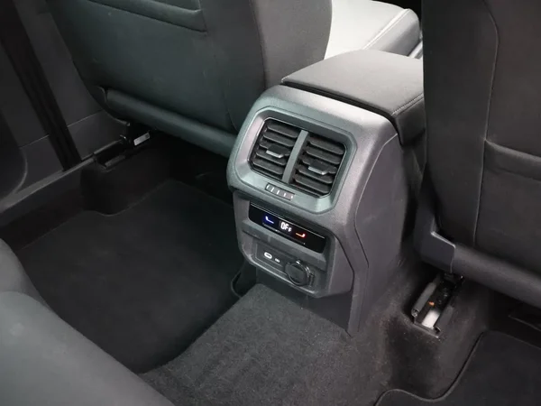 Volkswagen Tiguan (2022) — foto 11 van 27