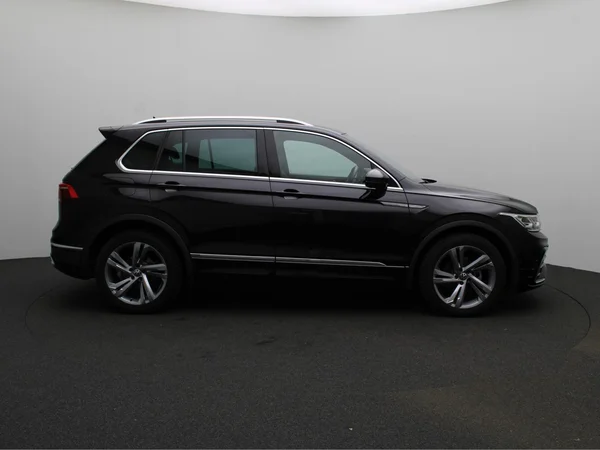 VOLKSWAGEN Tiguan (2021) — foto 18 van 21