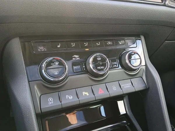 SKODA Kodiaq (2021) — foto 18 van 21