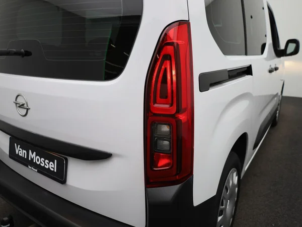 Opel Combo Life (2022) — foto 19 van 32