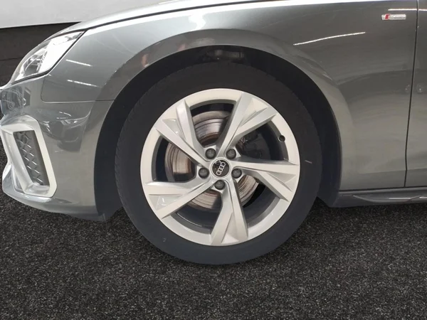 AUDI A4 Avant (2023) — foto 15 van 22
