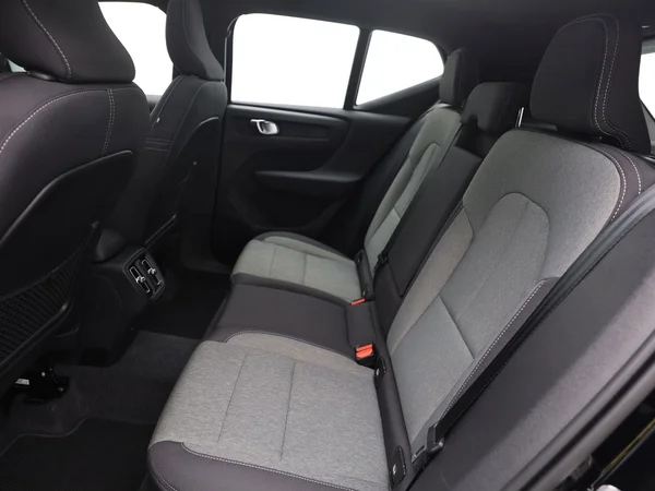 VOLVO XC40 (2024) — foto 13 van 21
