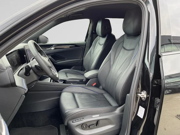 VOLKSWAGEN Tiguan (2025) — foto 17 van 22