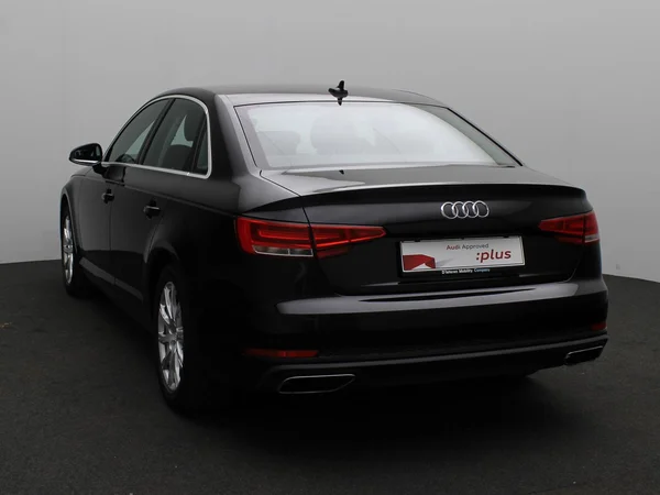 AUDI A4 (2019) — foto 10 van 15