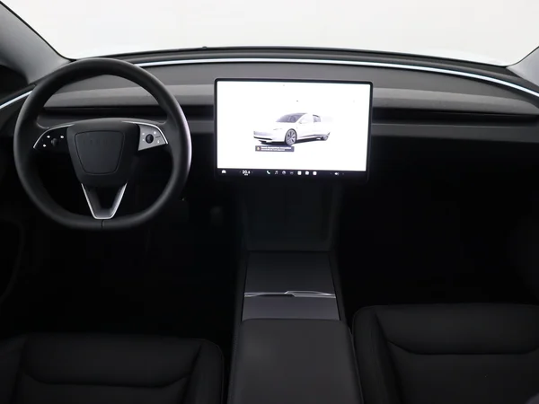 TESLA Model 3 (2024) — foto 28 van 28