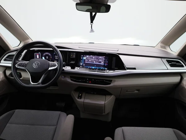 Volkswagen Multivan (2024) — foto 31 van 43