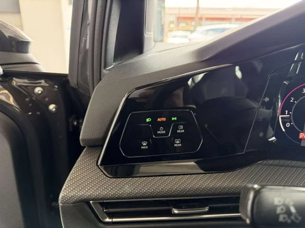 Volkswagen Golf (2024) — foto 15 van 22