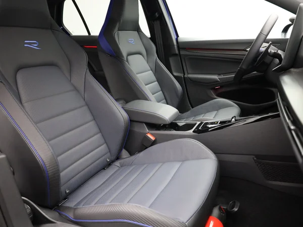 VOLKSWAGEN Golf VIII R (2026) — foto 15 van 27