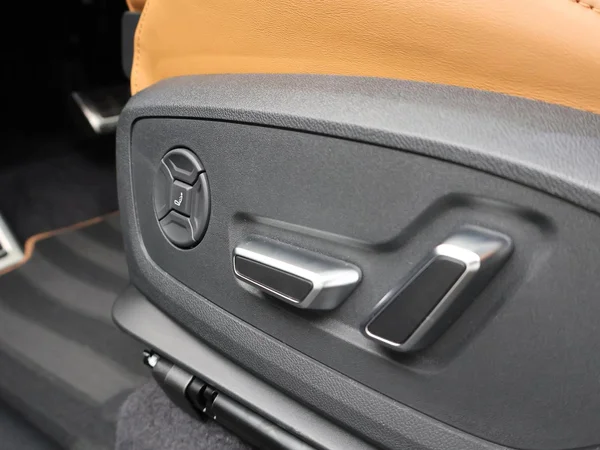 AUDI Q6 e-tron (2026) — foto 17 van 27