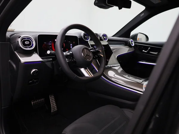 Mercedes-Benz GLC (2025) — foto 31 van 48