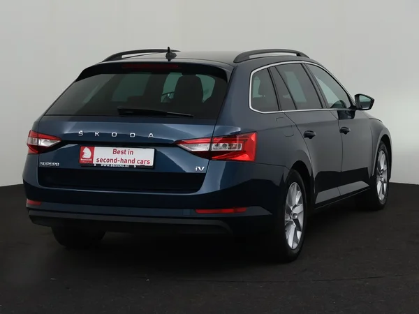 SKODA Superb (2021) — foto 23 van 32