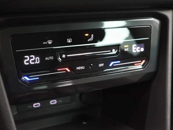 VOLKSWAGEN Tiguan eHybrid (PHEV) (2022) — foto 10 van 23