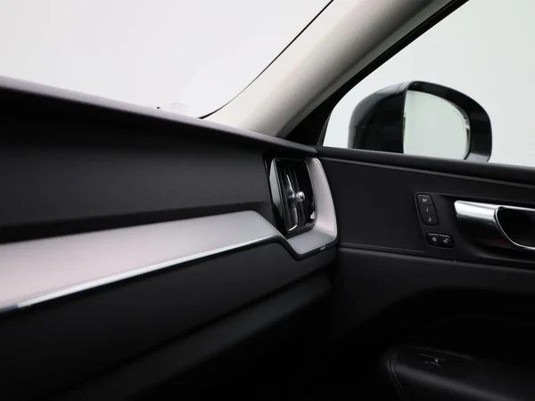 Volvo XC60 (2024) — foto 25 van 48