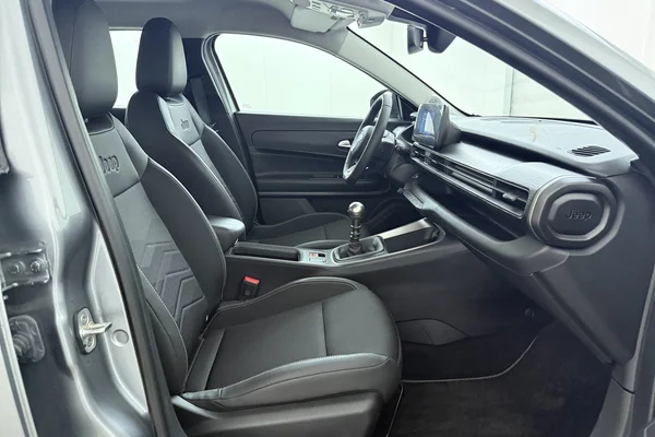 Jeep Avenger (2025) — foto 16 van 18