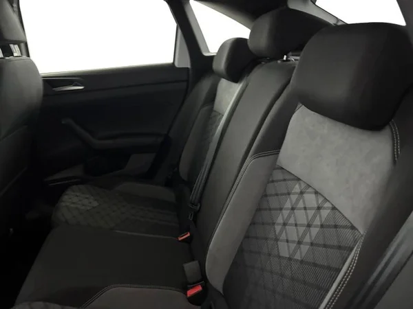 VOLKSWAGEN Taigo (2023) — foto 4 van 30