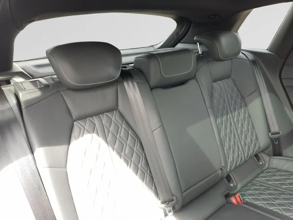 AUDI Q4 e-tron (2021) — foto 14 van 25