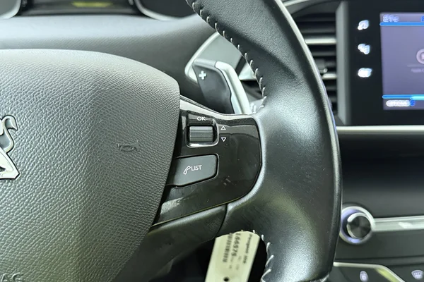 Peugeot 308 (2020) — foto 7 van 35