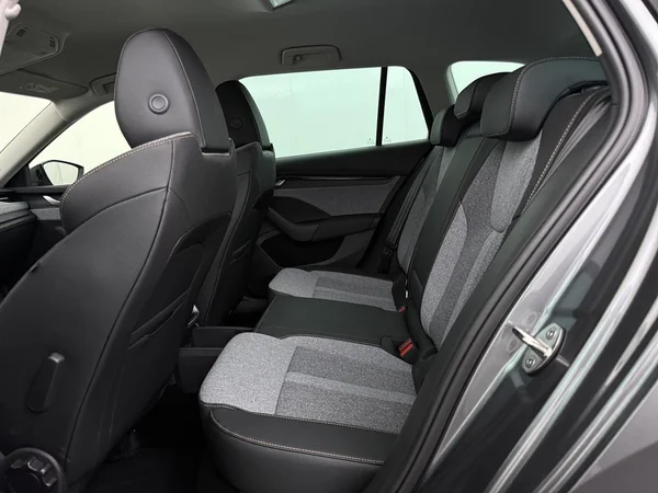 SKODA Octavia Combi (2025) — foto 8 van 21