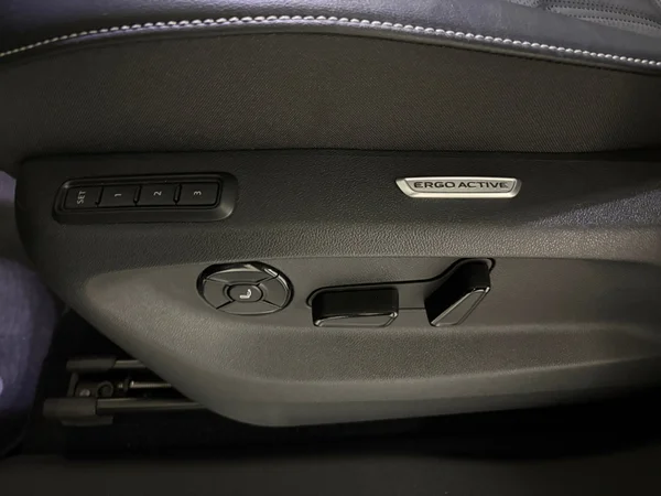 VOLKSWAGEN Tiguan (2026) — foto 6 van 14
