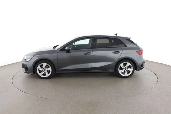 Audi A3 (2022) — foto 9 van 16
