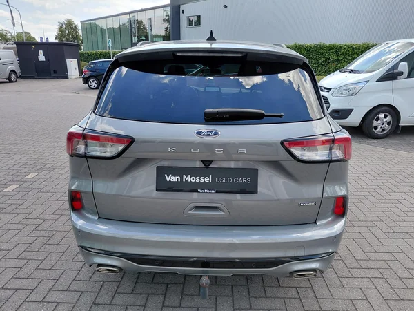 Ford Kuga (2023) — foto 18 van 21