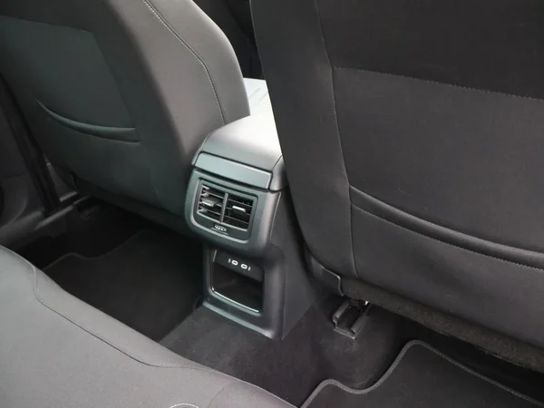 SEAT Ateca (2023) — foto 4 van 28