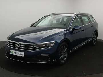 VOLKSWAGEN Passat Variant GTE (2023)