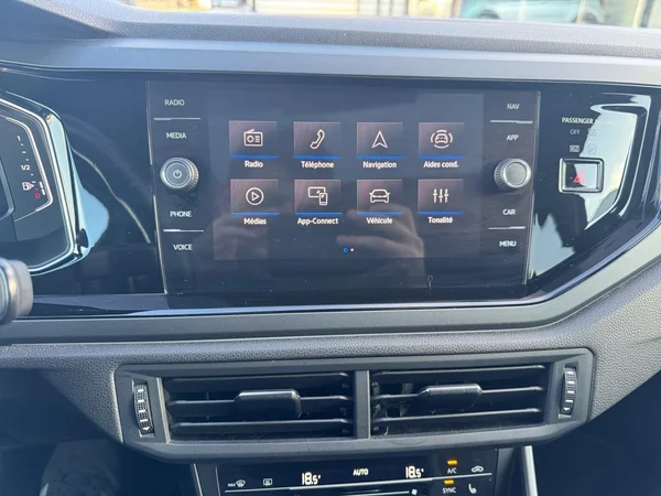 VOLKSWAGEN Taigo (2024) — foto 13 van 15