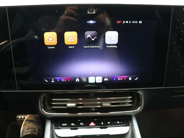 Mercedes-Benz CLA (2025) — foto 10 van 31