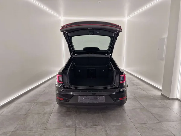 Polestar 2 (2023) — foto 12 van 17