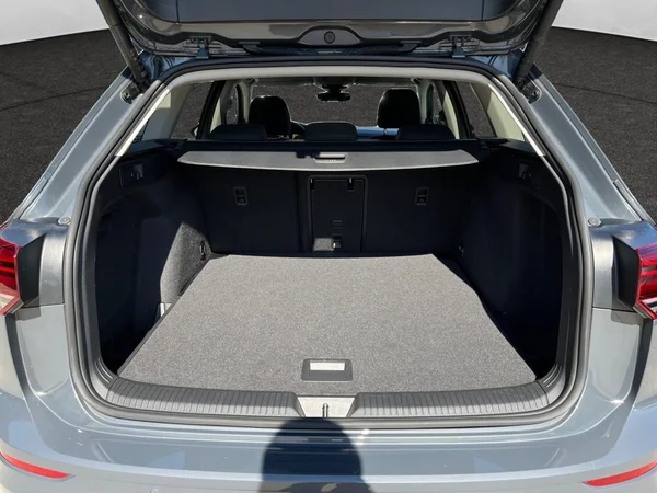 VOLKSWAGEN Golf VIII SW (2024) — foto 20 van 22