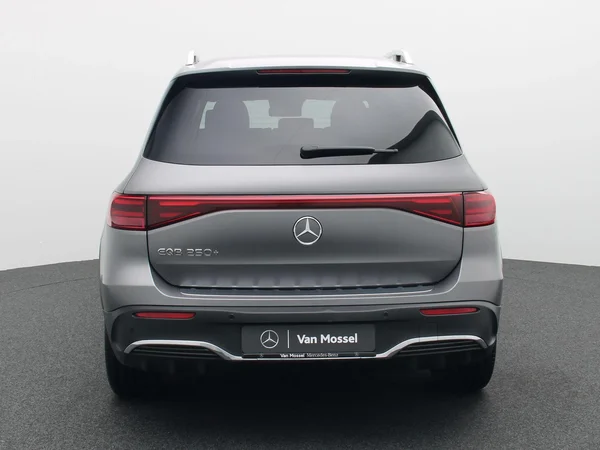 Mercedes-Benz EQB (2025) — foto 28 van 32