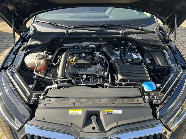 SKODA Octavia Combi (2024) — foto 15 van 24