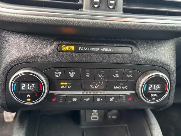 FORD Kuga (2022) — foto 16 van 28