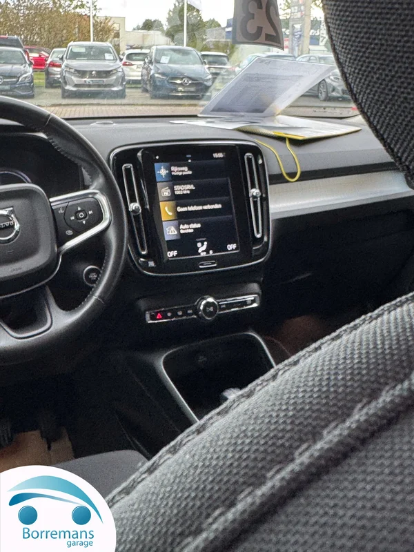Volvo XC-40 (2020) — foto 22 van 44