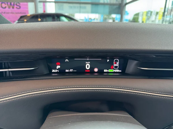 VOLKSWAGEN ID.7 Tourer (2025) — foto 18 van 23