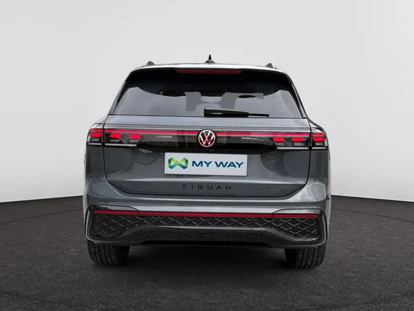 VOLKSWAGEN Tiguan (2026) — foto 14 van 18