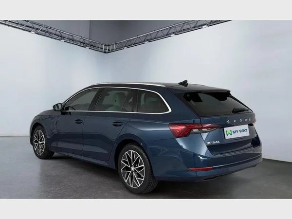 Skoda Octavia Combi (2023) — foto 12 van 15